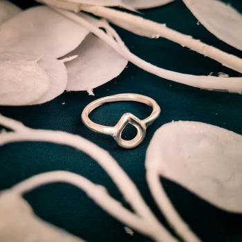 Ring "Gedrehter Tropfen"